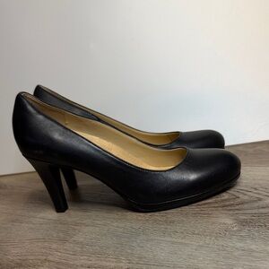 Naturalizer Michelle Black Leather Pumps Size 7.5W